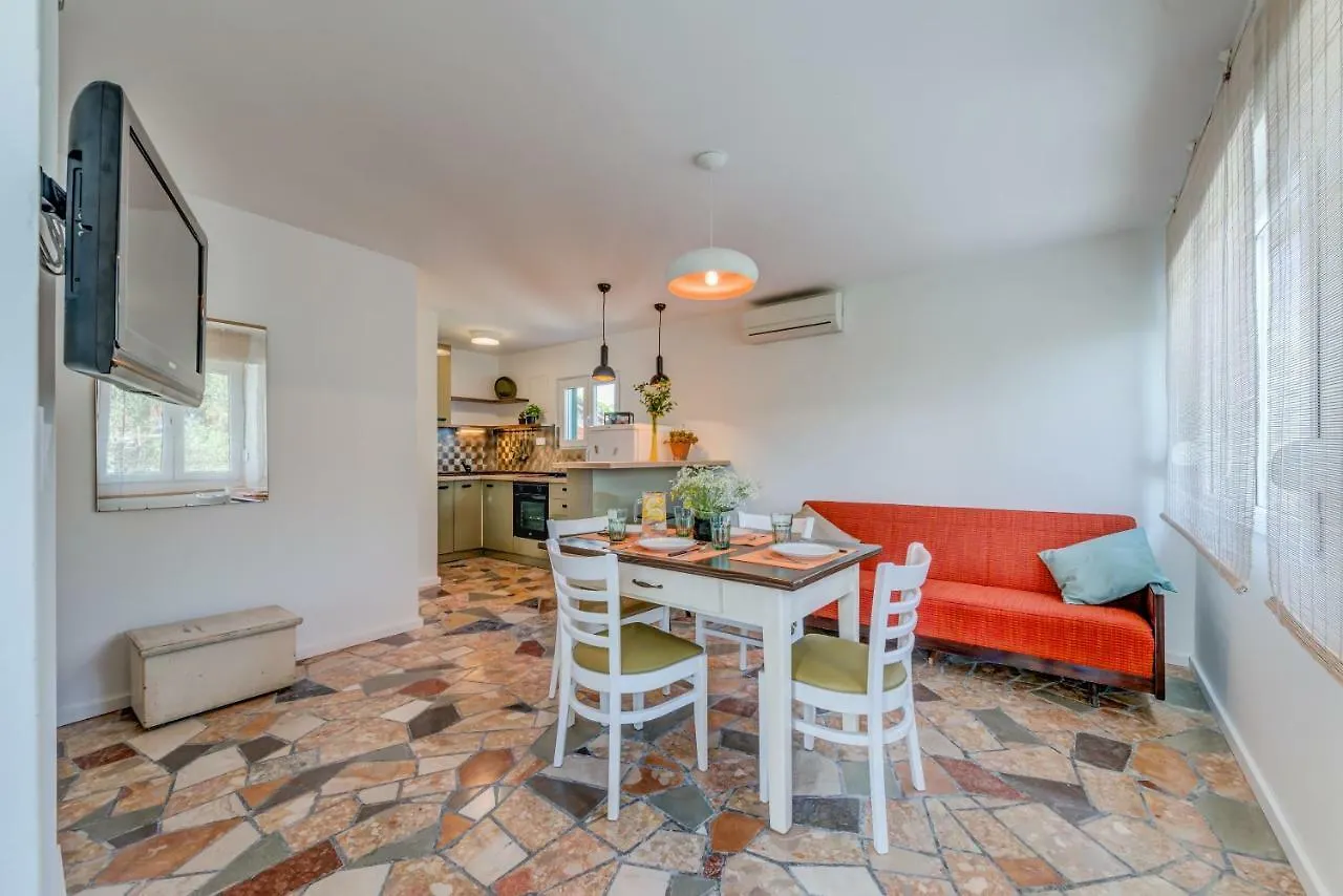 Ferienhaus Beach House Lana Slatine Kroatien