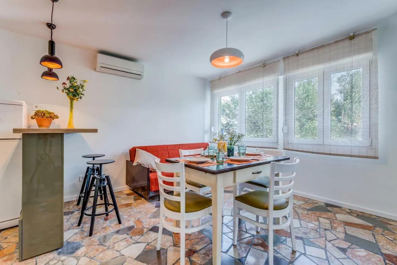 Beach House Lana Slatine Ferienhaus